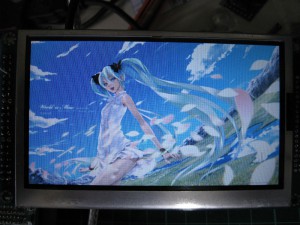 LCD にサンプル画像を表示